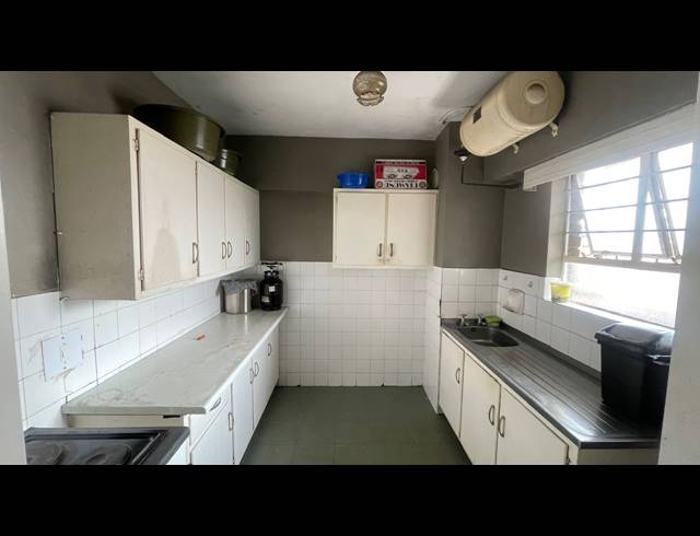 2.5 BEDROOM APARTMENT FOR SALE IN GLENWOOD